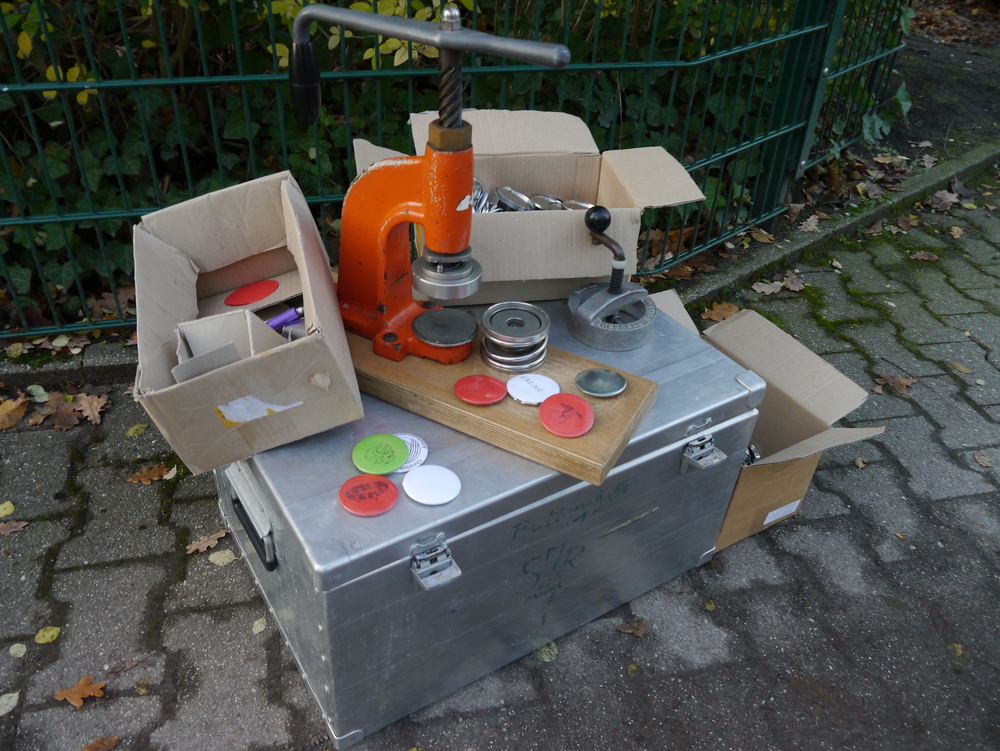 Buttonmaschine